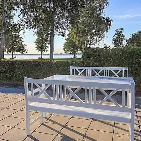 Seafront With Hot Tub * Stubbekøbing